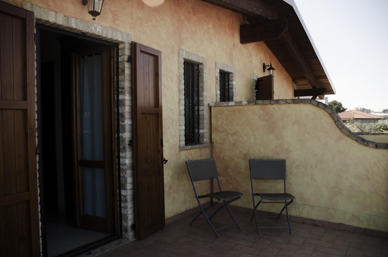 Lo Scacciapensieri Guest House Франкавила ал Маре Екстериор снимка