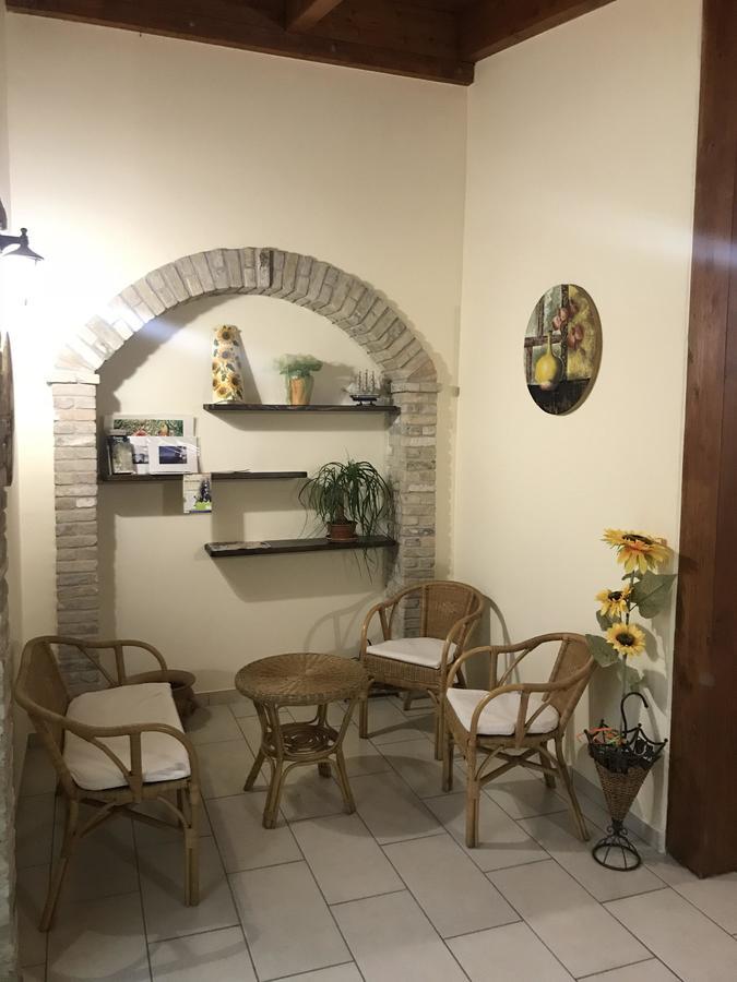 Lo Scacciapensieri Guest House Франкавила ал Маре Екстериор снимка